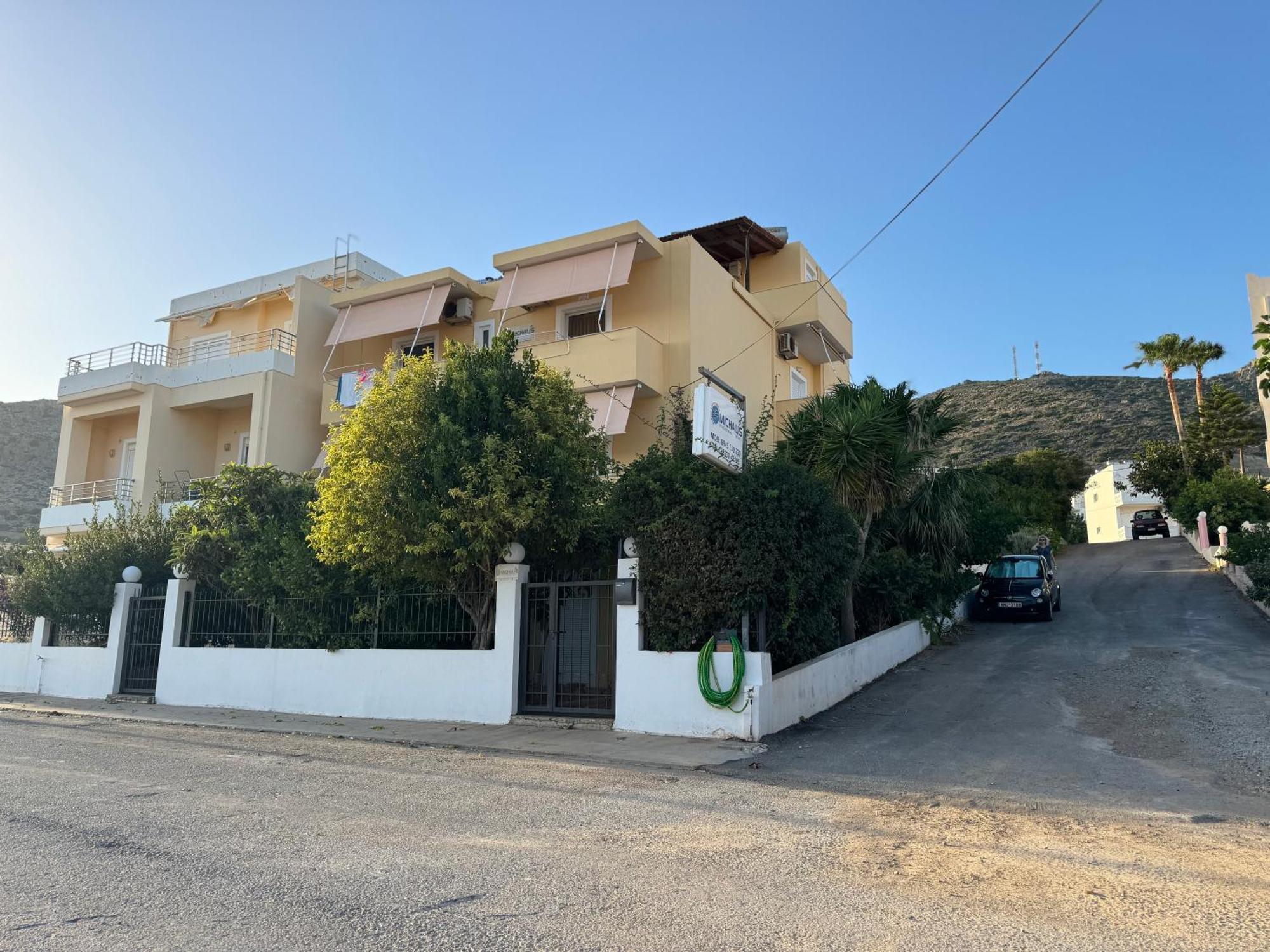Michalis Studios Palaiochora Bagian luar foto